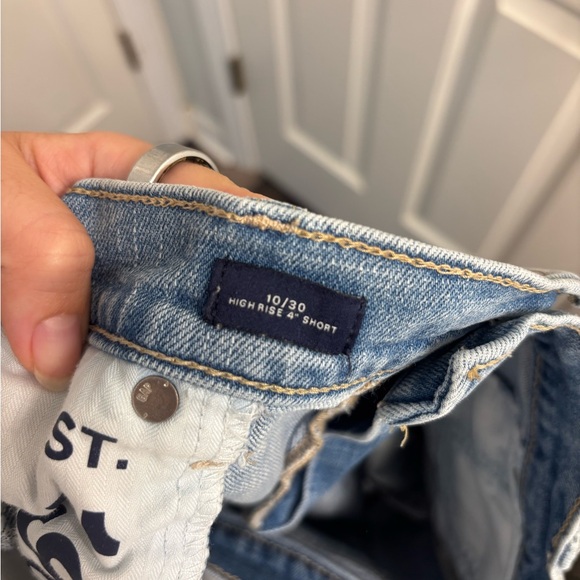 GAP High Rise 4in Denim Shorts - Picture 5 of 6
